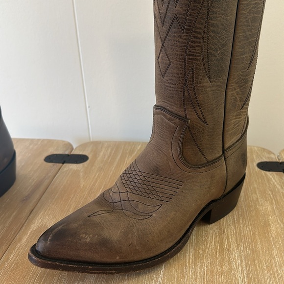 Frye Billy Pull On Western Boot - Picture 11 of 16